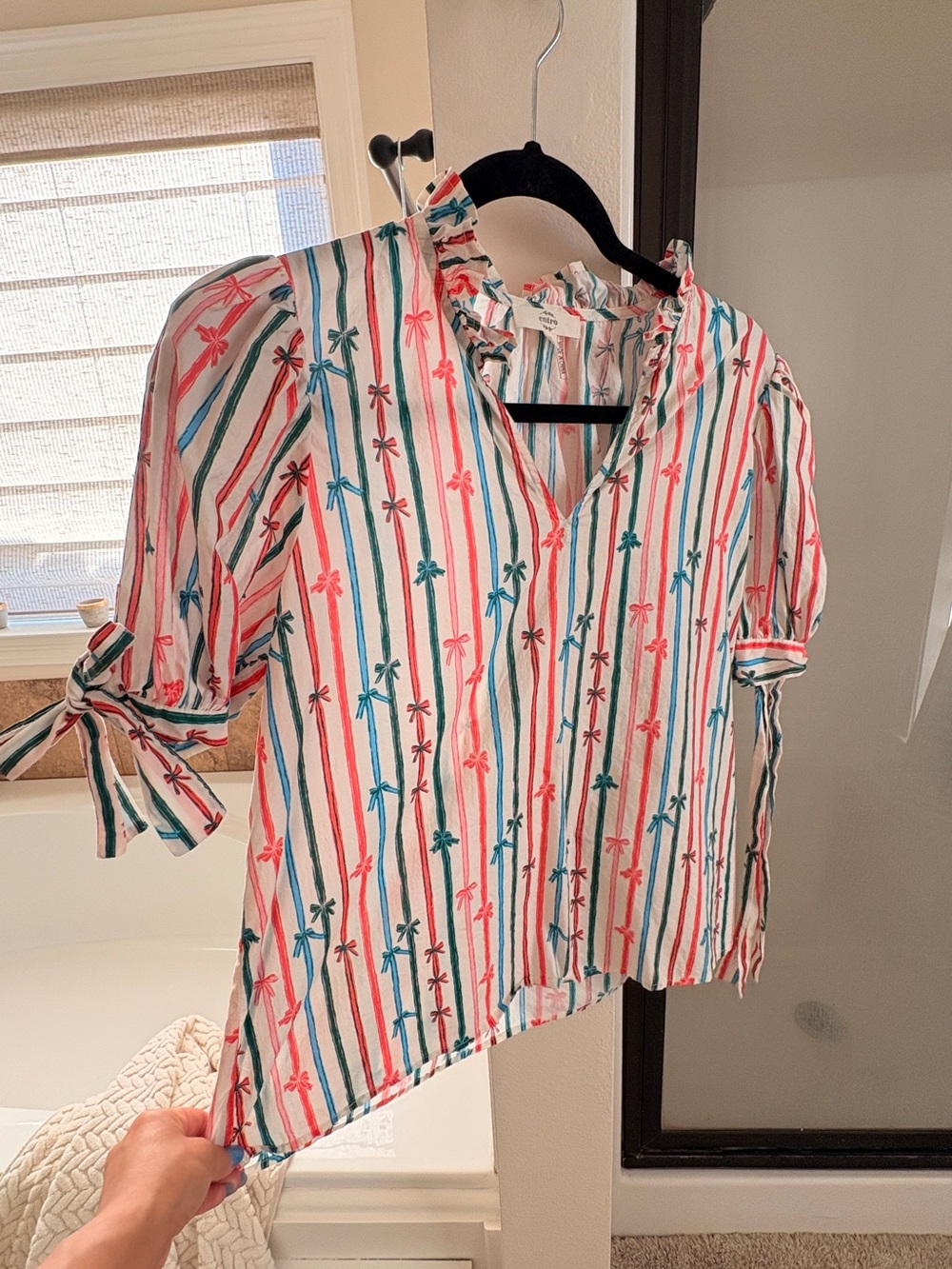 entro White Striped Palm-Print Tie-Sleeve Blouse